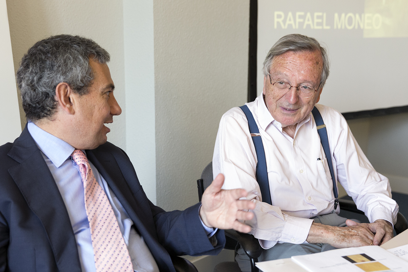 Rafael Moneo indaga en el “trabajo poético” de la obra de Eduardo Chillida